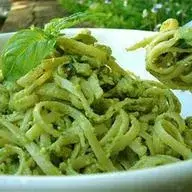 PASTA PESTO DE ALBAHACA