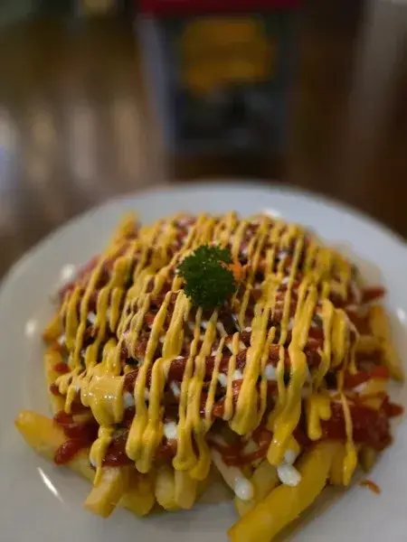 Salchipapas - Würstchen mit Pommes