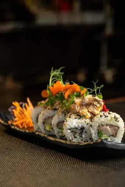 Hamachi Roll